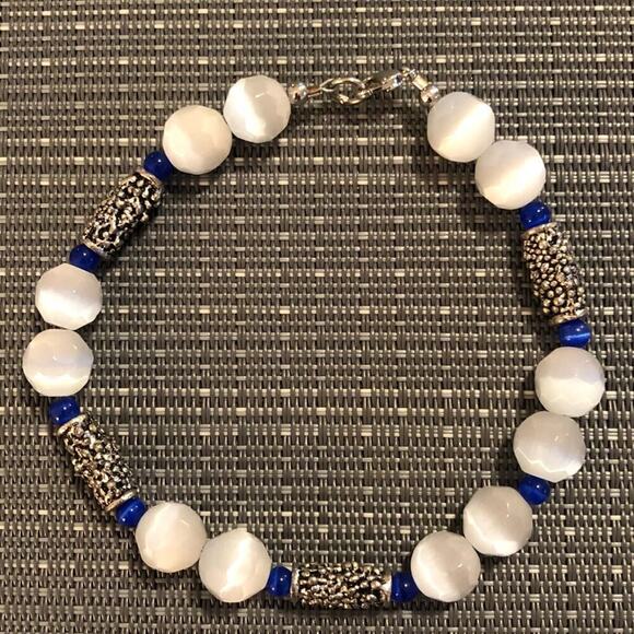 White Cat-Eye Silver Barrel Handmade Ankle Bracelet - Picture 4 of 7